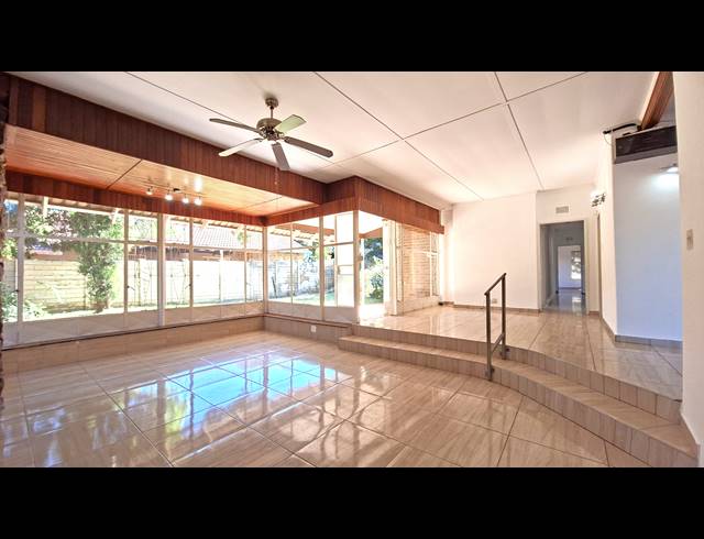 3 BEDROOM FREEHOLD TO LET IN FLAMWOOD
